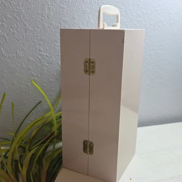 Vintage 10" Porcelain Snow White Style Doll 2 Extra Outfits & Music Box Trunk‎ - Picture 4 of 16